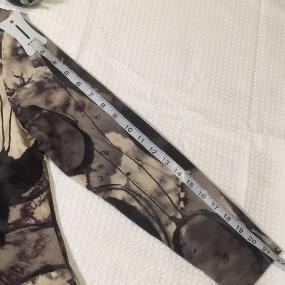 KAMIKO - CrossOver Neck Blouse - Picture 4 of 8